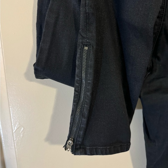 Women’s WHBM Skinny Leg Jean with Cute Zipper Accents - Picture 4 of 4